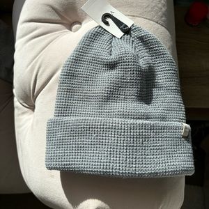 Vuori waffle baby blue beanie